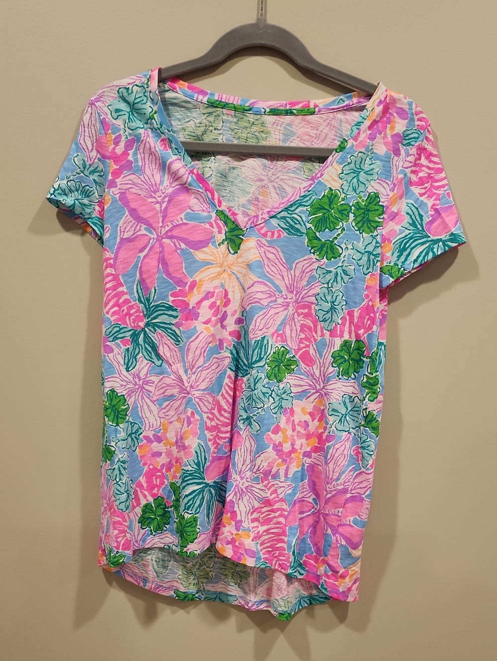 Lilly Pulitzer Pink, Blue & Green Floral V-Neck Tee, Size Small